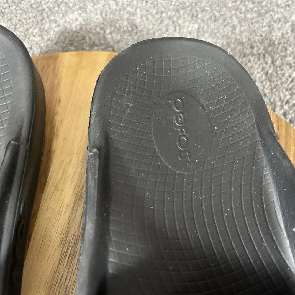 OOFOS OOahh Mens Size 10 Black Sport Sandals Recovery Gym Athletic Slides Used
